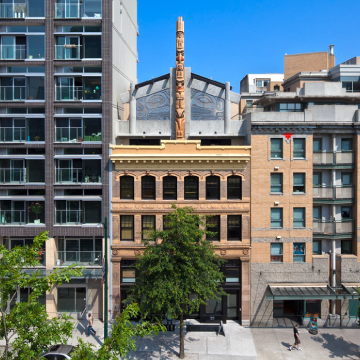 Skwachàys Lodge Aboriginal Hotel and Gallery